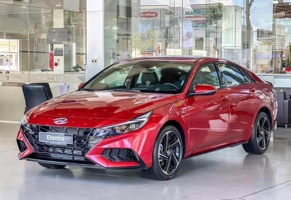 Hyundai Elantra giảm gần 80 triệu tại đại lý: Bản N-Line còn dưới 700 triệu, đấu Civic RS với giá rẻ hơn niêm yết bản ‘base’ của đối thủ- Ảnh 1.