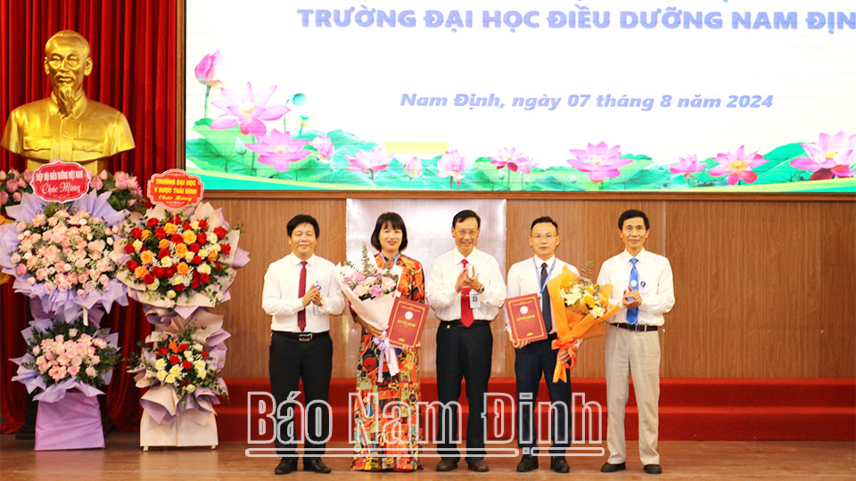 Bổ nhiệm 2 Trưởng phòng giữ chức Phó Hiệu trưởng Trường Đại học- Ảnh 1.