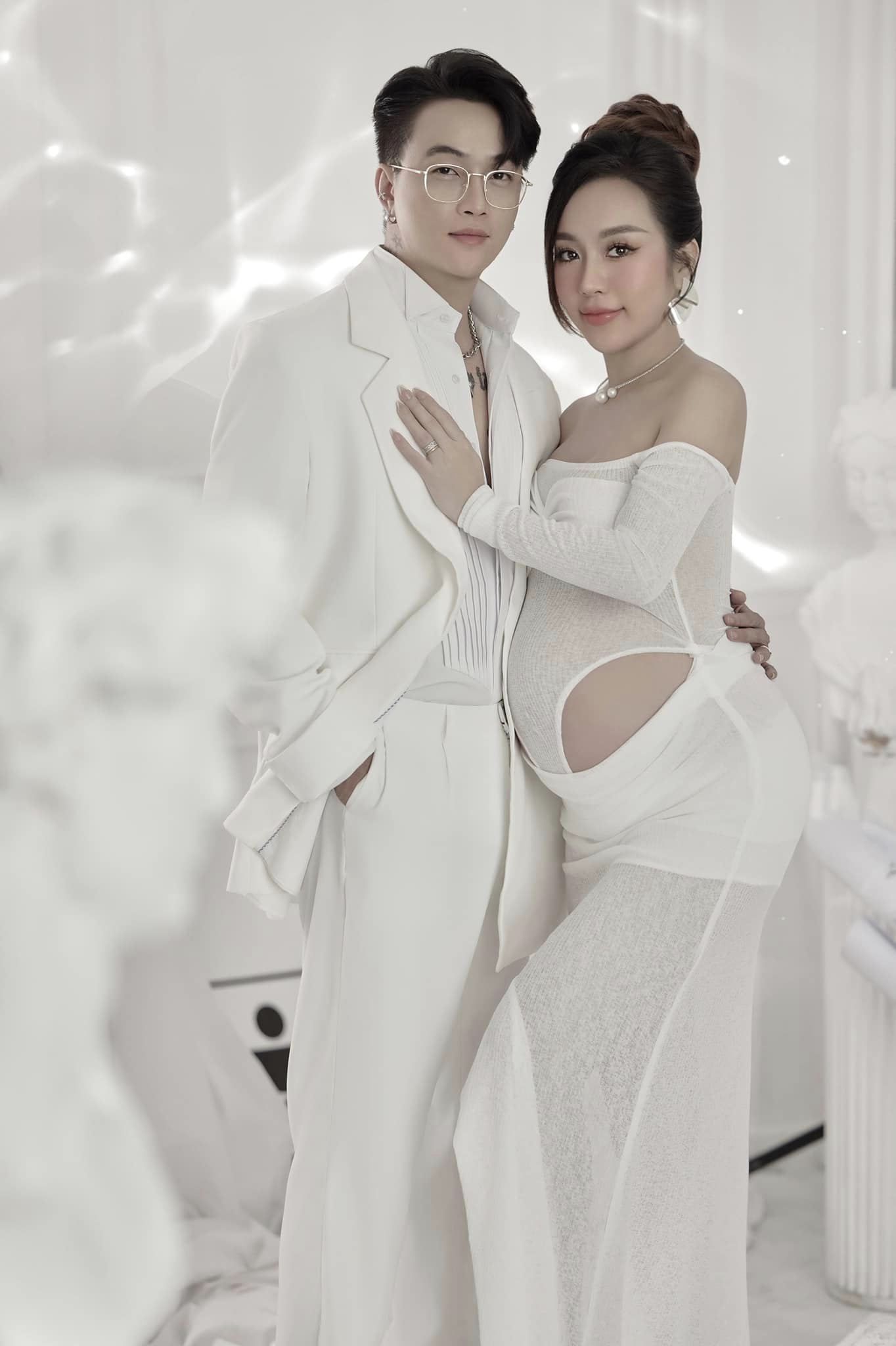 Vợ chồng ca sĩ Vbiz chính thức chào đón con trai sau 4 tháng đám cưới- Ảnh 5.