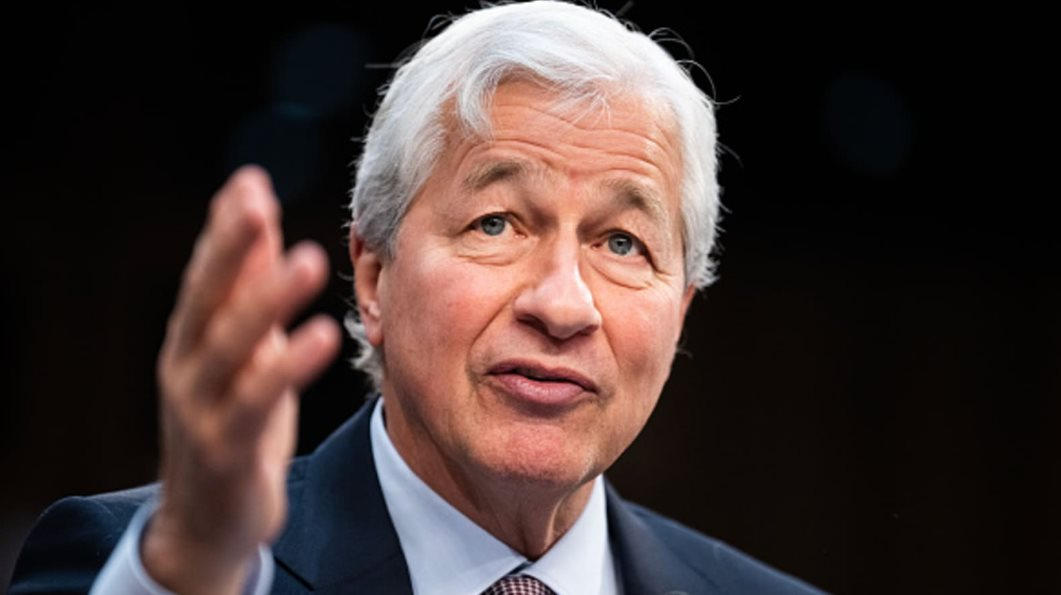 CEO ngân hàng lớn nhất nước Mỹ Jamie Dimon: Nguy cơ suy thoái kinh tế vẫn rình rập- Ảnh 1.