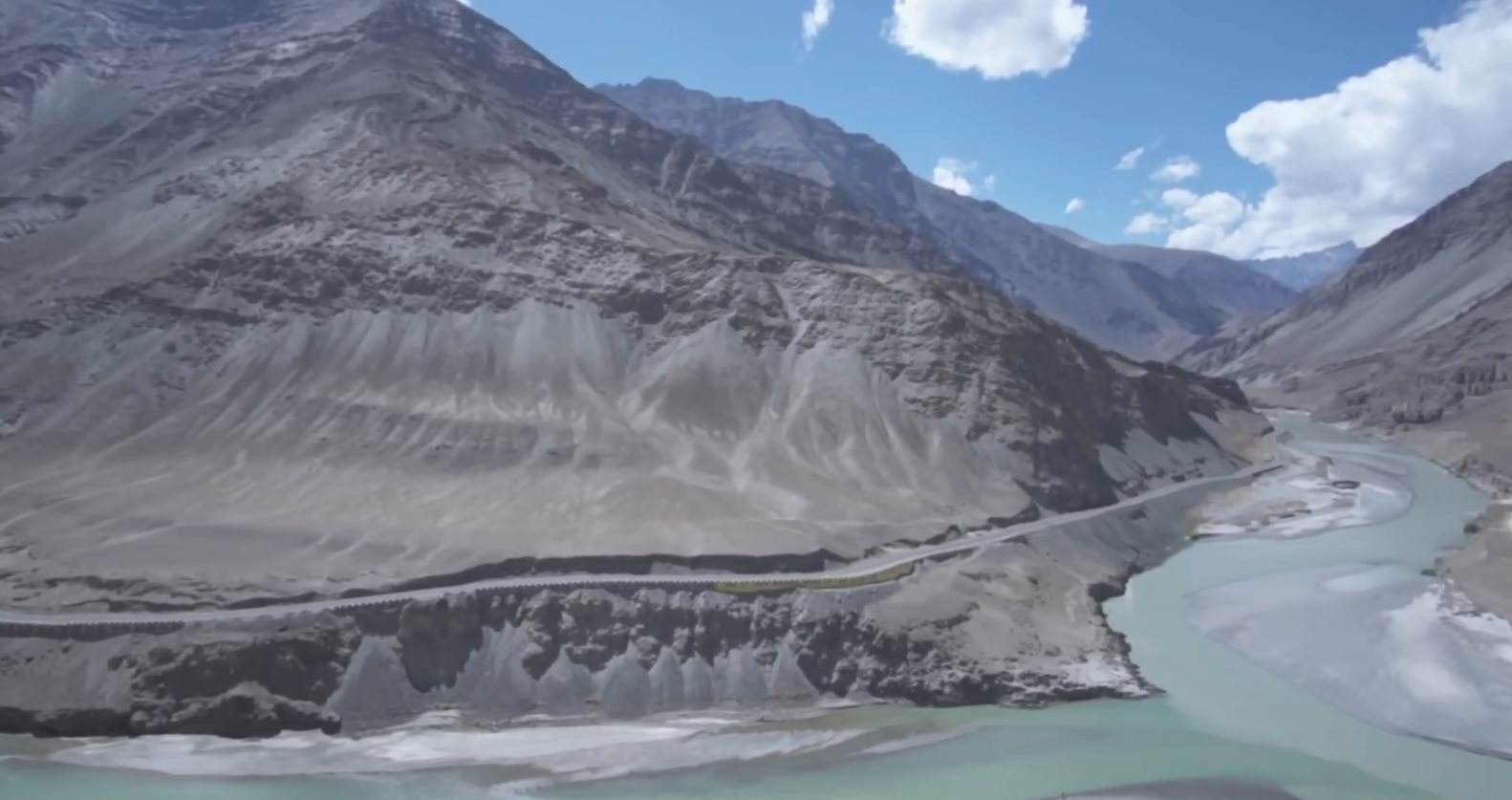 Xây dòng sông nhân tạo có đoạn chảy giữa lưng chừng trời, Trung Quốc khiến thế giới kinh ngạc với siêu công trình dẫn nước ngược về phía bắc: Chiều dài hàng nghìn km, nguồn sống cho triệu người- Ảnh 8.