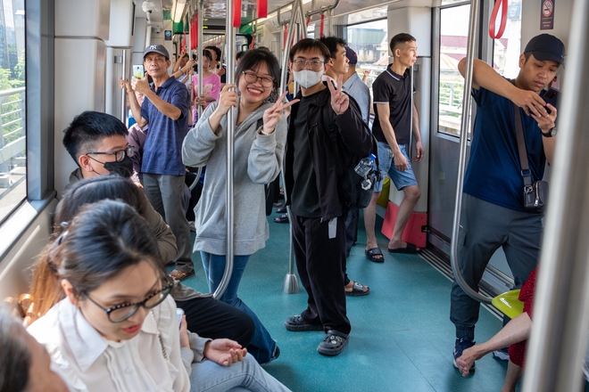 Metro Nhổn - ga Hà Nội bắt đầu đón những vị khách đầu tiên, nhiều trải nghiệm vô cùng thú vị!- Ảnh 34.