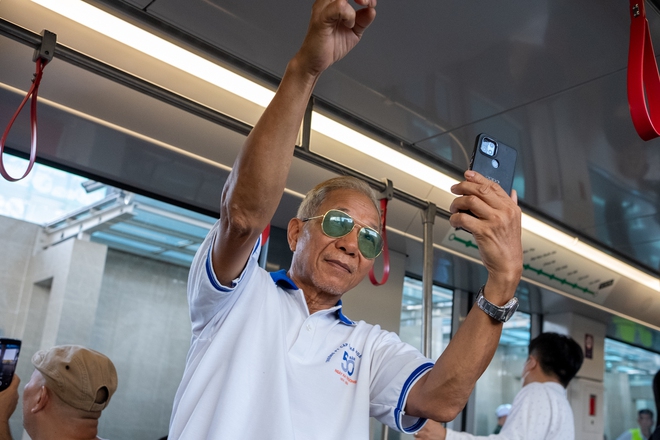 Metro Nhổn - ga Hà Nội bắt đầu đón những vị khách đầu tiên, nhiều trải nghiệm vô cùng thú vị!- Ảnh 31.