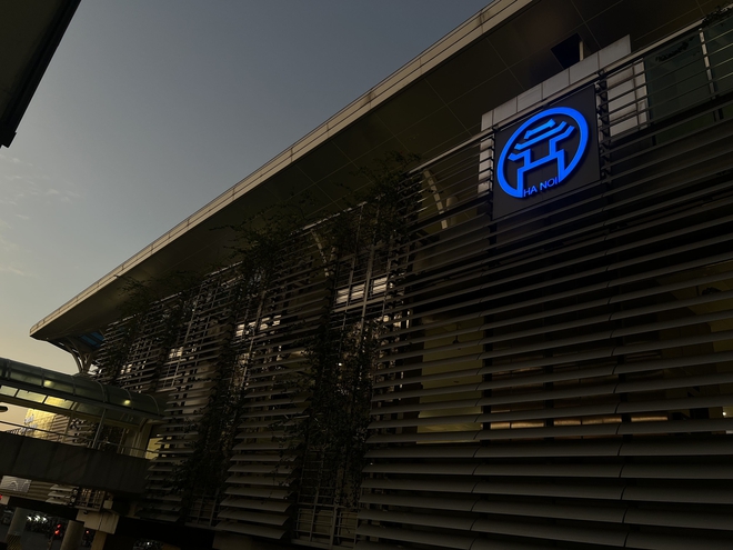 Metro Nhổn - ga Hà Nội bắt đầu đón những vị khách đầu tiên, nhiều trải nghiệm vô cùng thú vị!- Ảnh 1.