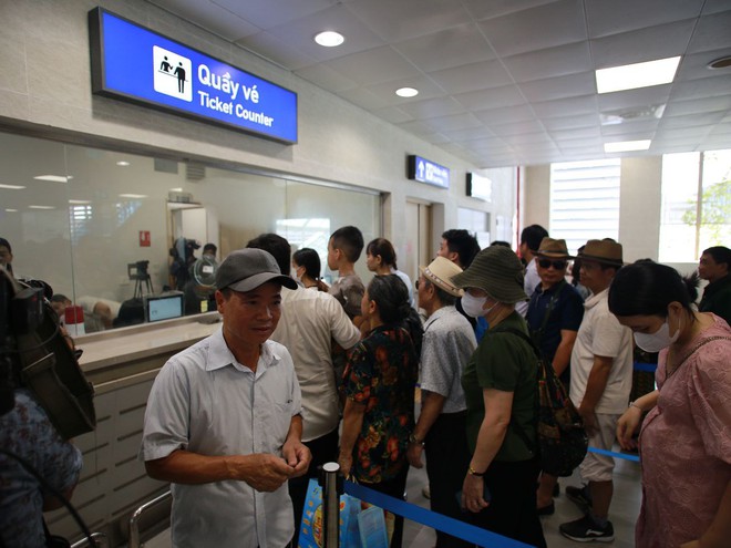 Ngay lúc này: Metro Nhổn - ga Hà Nội bắt đầu đón những vị khách đầu tiên, nhiều trải nghiệm vô cùng thú vị!- Ảnh 10.