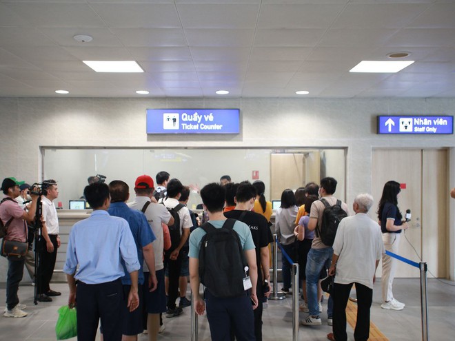 Ngay lúc này: Metro Nhổn - ga Hà Nội bắt đầu đón những vị khách đầu tiên, nhiều trải nghiệm vô cùng thú vị!- Ảnh 8.