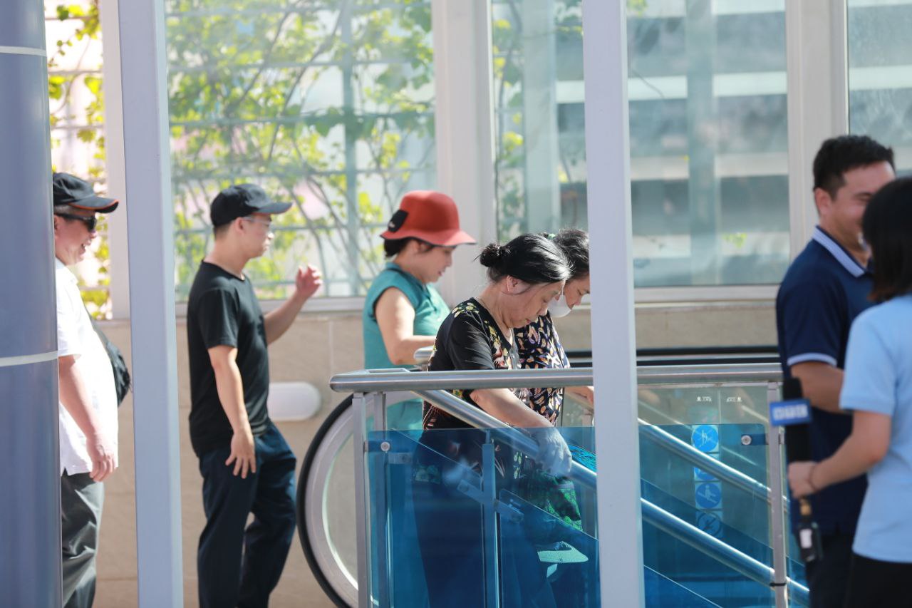 Metro Nhổn - ga Hà Nội bắt đầu đón những vị khách đầu tiên, nhiều trải nghiệm vô cùng thú vị!- Ảnh 38.