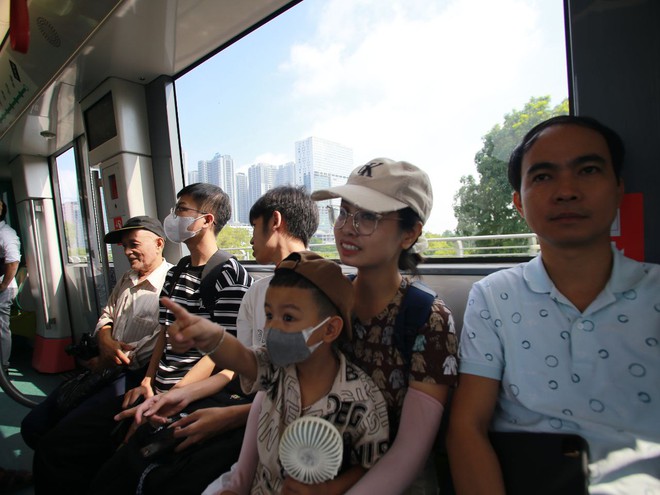 Ngay lúc này: Metro Nhổn - ga Hà Nội bắt đầu đón những vị khách đầu tiên, nhiều trải nghiệm vô cùng thú vị!- Ảnh 24.