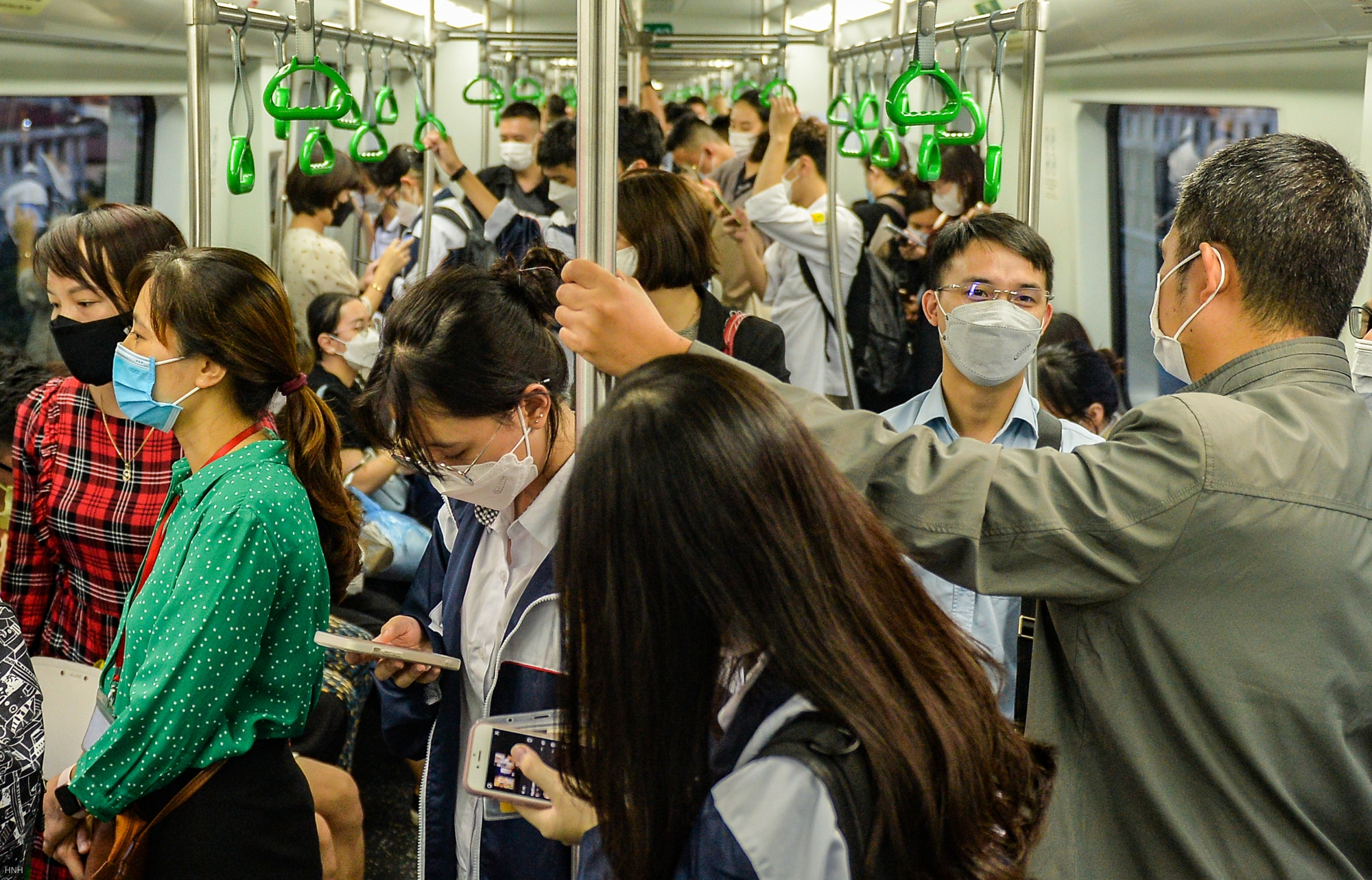 Ngày đầu đón 3,4 vạn lượt khách, metro Nhổn - Ga Hà Nội chưa thể 