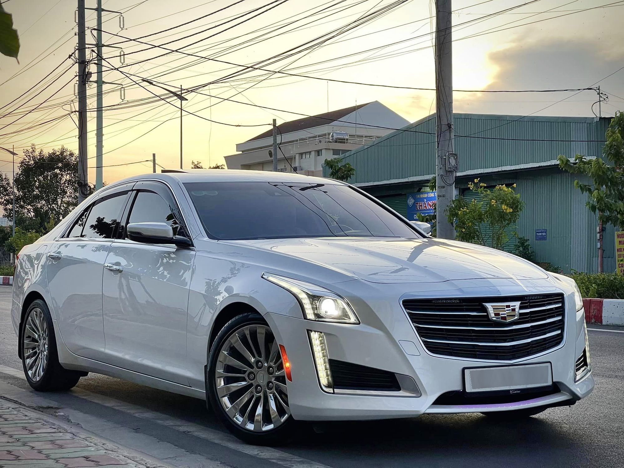 Rao Cadillac CTS giá hơn 1,4 tỷ, người bán cho biết cả Việt Nam chỉ có vài chiếc, đi trung bình hơn 3.000km/năm, cùng phân khúc E-Class- Ảnh 1.