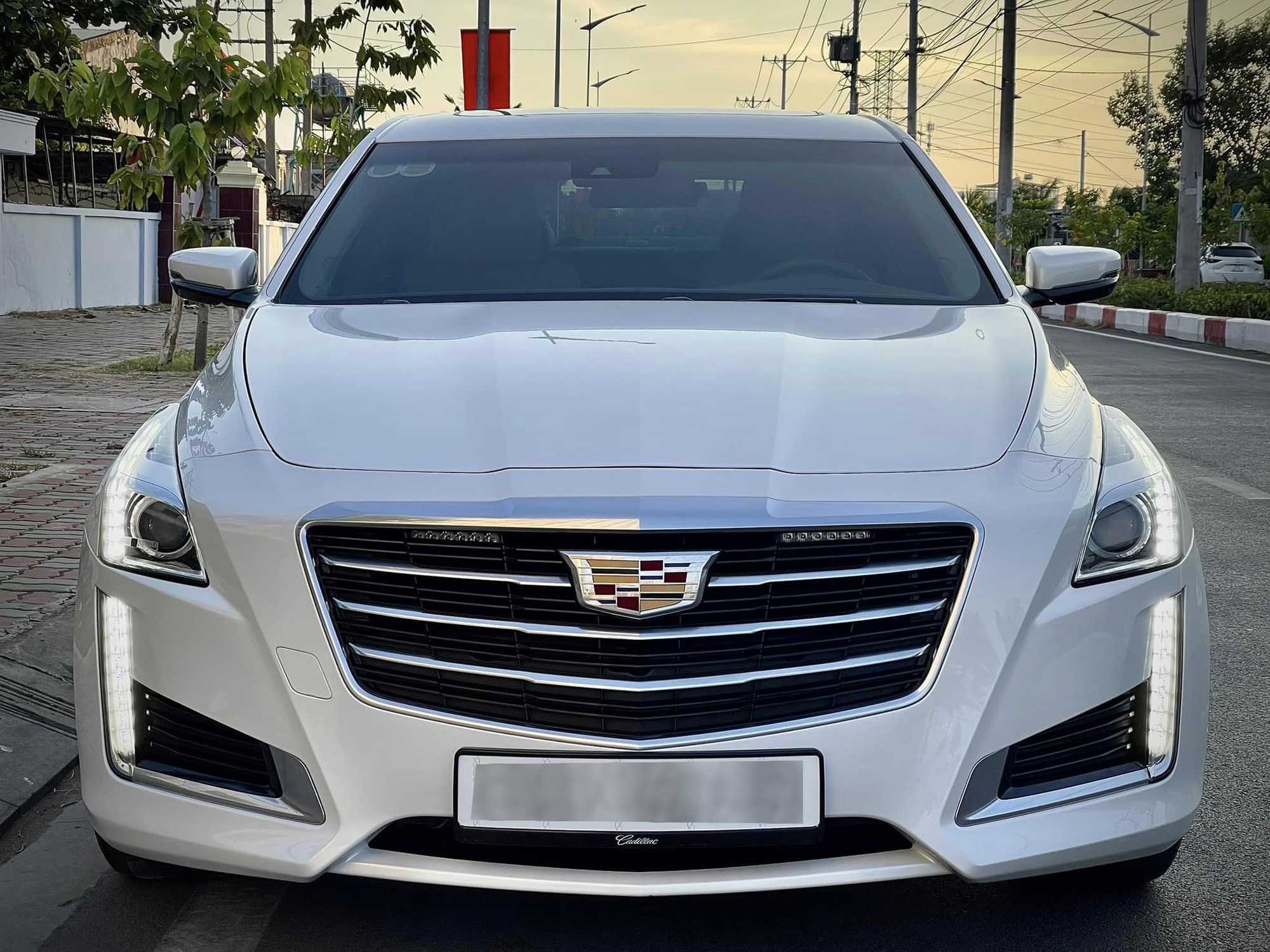 Rao Cadillac CTS giá hơn 1,4 tỷ, người bán cho biết cả Việt Nam chỉ có vài chiếc, đi trung bình hơn 3.000km/năm, cùng phân khúc E-Class- Ảnh 2.