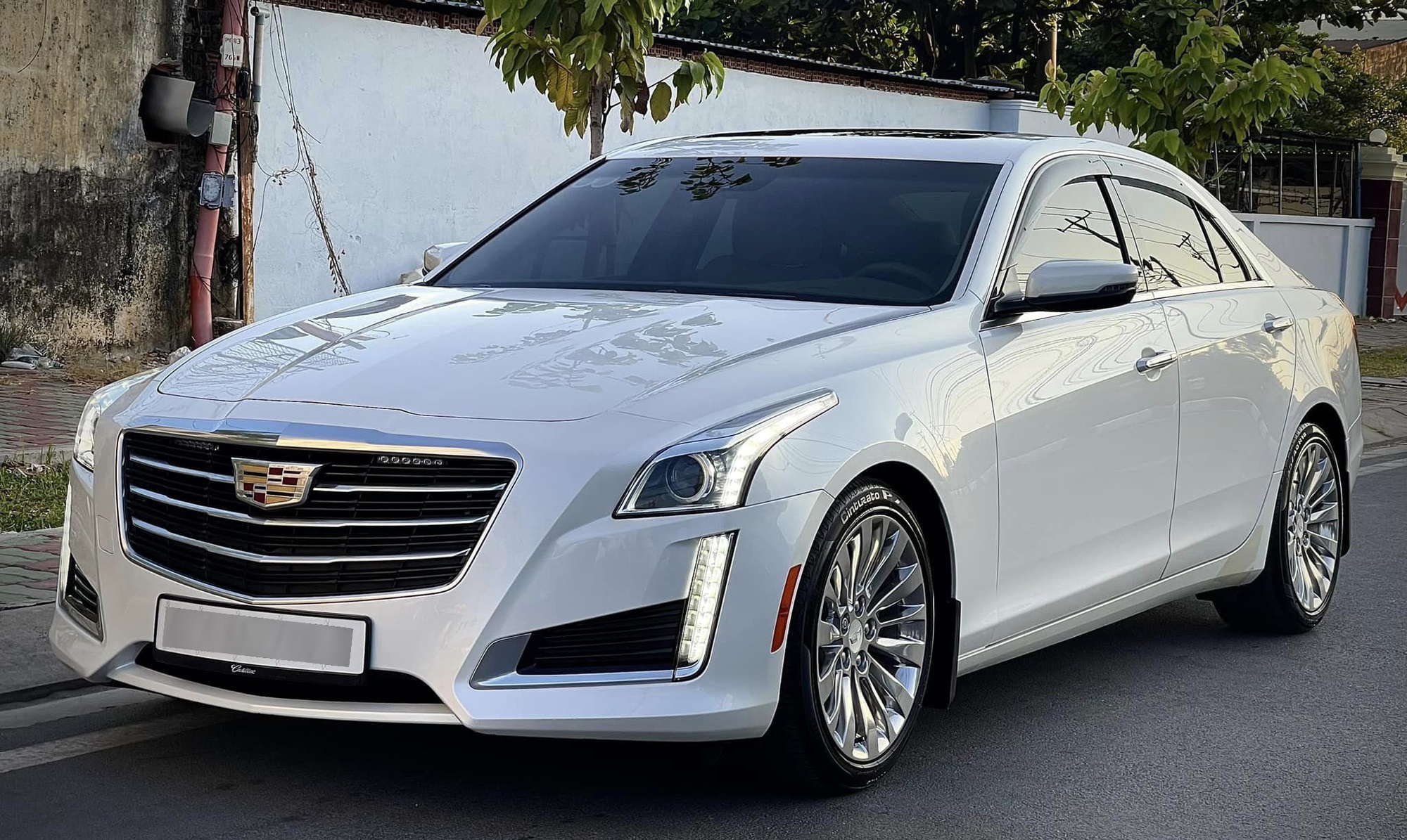 Rao Cadillac CTS giá hơn 1,4 tỷ, người bán cho biết cả Việt Nam chỉ có vài chiếc, đi trung bình hơn 3.000km/năm, cùng phân khúc E-Class- Ảnh 4.