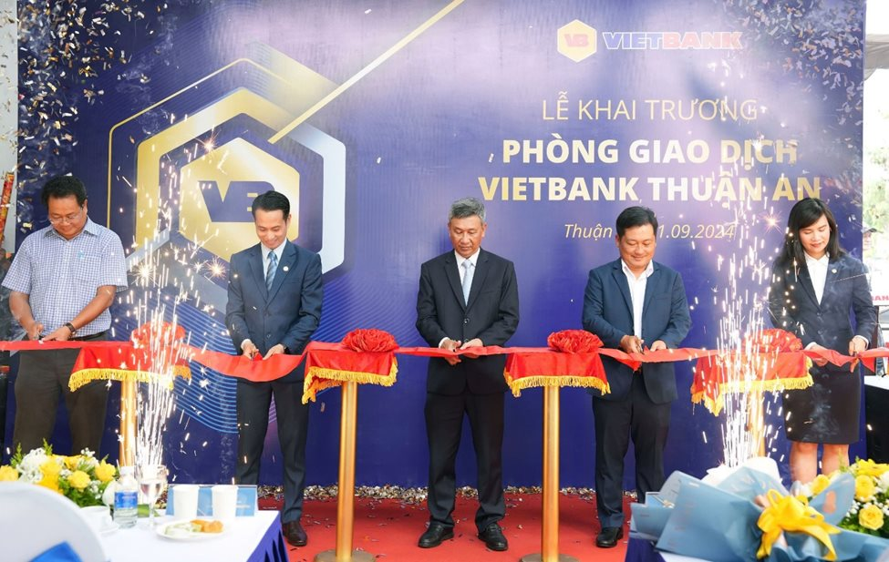 Vietbank và “cú đúp” trong ngày khai trương Điểm Giao dịch thứ 119 – Phòng Giao dịch Vietbank Thuận An- Ảnh 1.