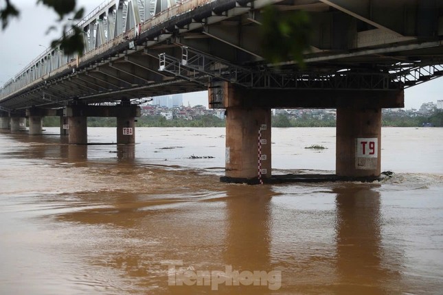 Hà Nội: Phát Lệnh báo động lũ trên sông Hồng đoạn qua Ba Vì và Sơn Tây- Ảnh 1.