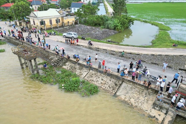 Ninh Bình: Lệnh khẩn cấp di dân xả lũ- Ảnh 1.