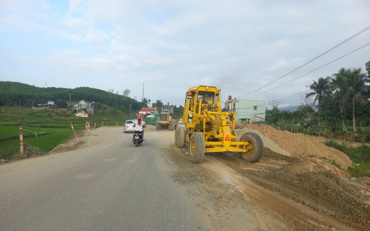 Nhiều dự án thiếu đất san lấp, giải ngân đầu tư công tỉnh Quảng Nam ì ạch- Ảnh 2.