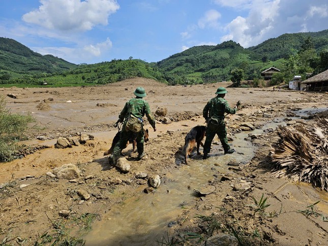 8 người thôn Làng Nủ 'mất tích' trở về- Ảnh 3.