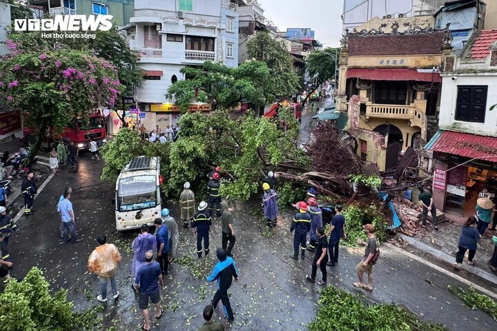 Hà Nội miễn giảm thuế cho người bị ảnh hưởng của bão Yagi- Ảnh 1.