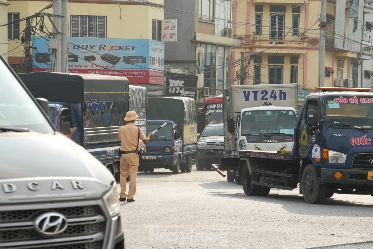 Ô tô tắc hơn 5km trên cao tốc Pháp Vân - Cầu Giẽ do ngập úng- Ảnh 9.