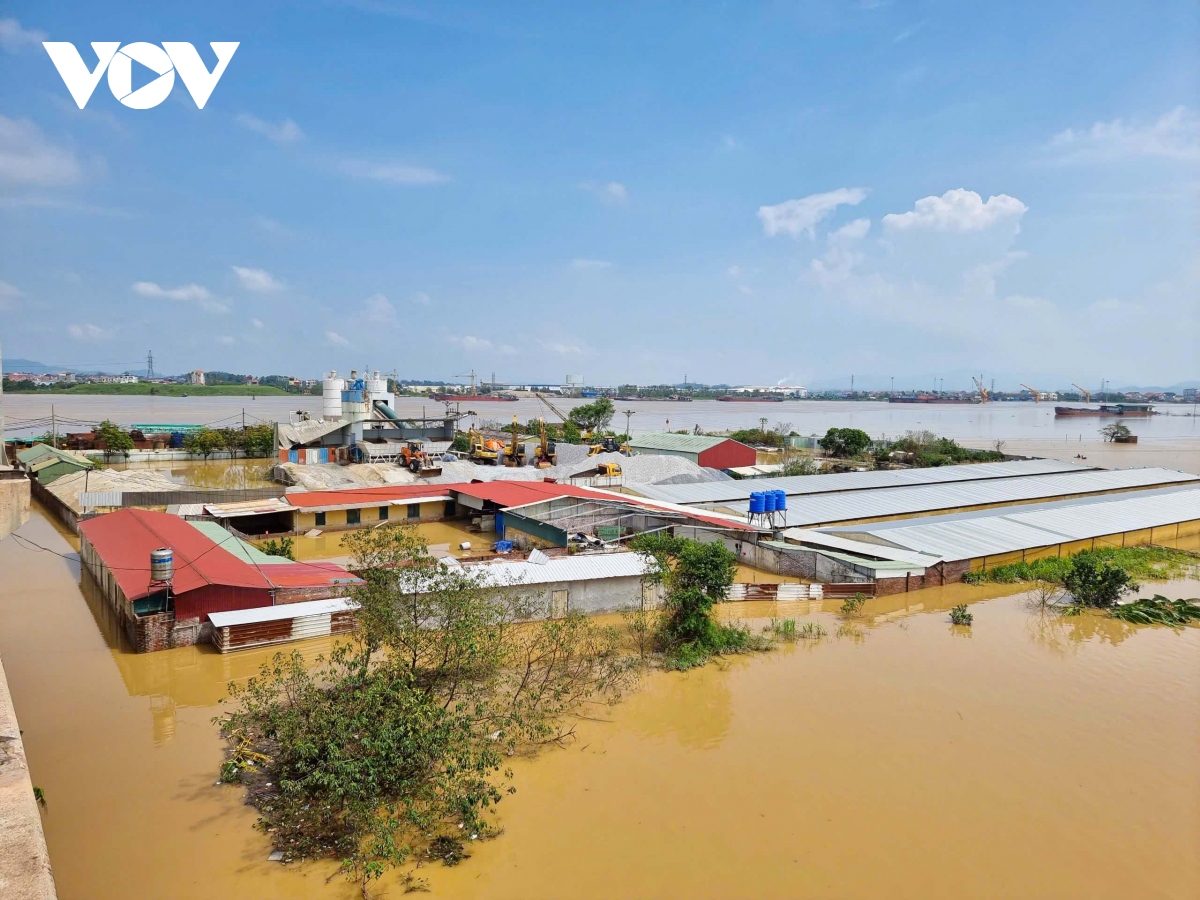 Khung cảnh tan hoang tại loạt công trình sai phép bủa vây cầu nghìn tỷ ở Bắc Ninh- Ảnh 5.