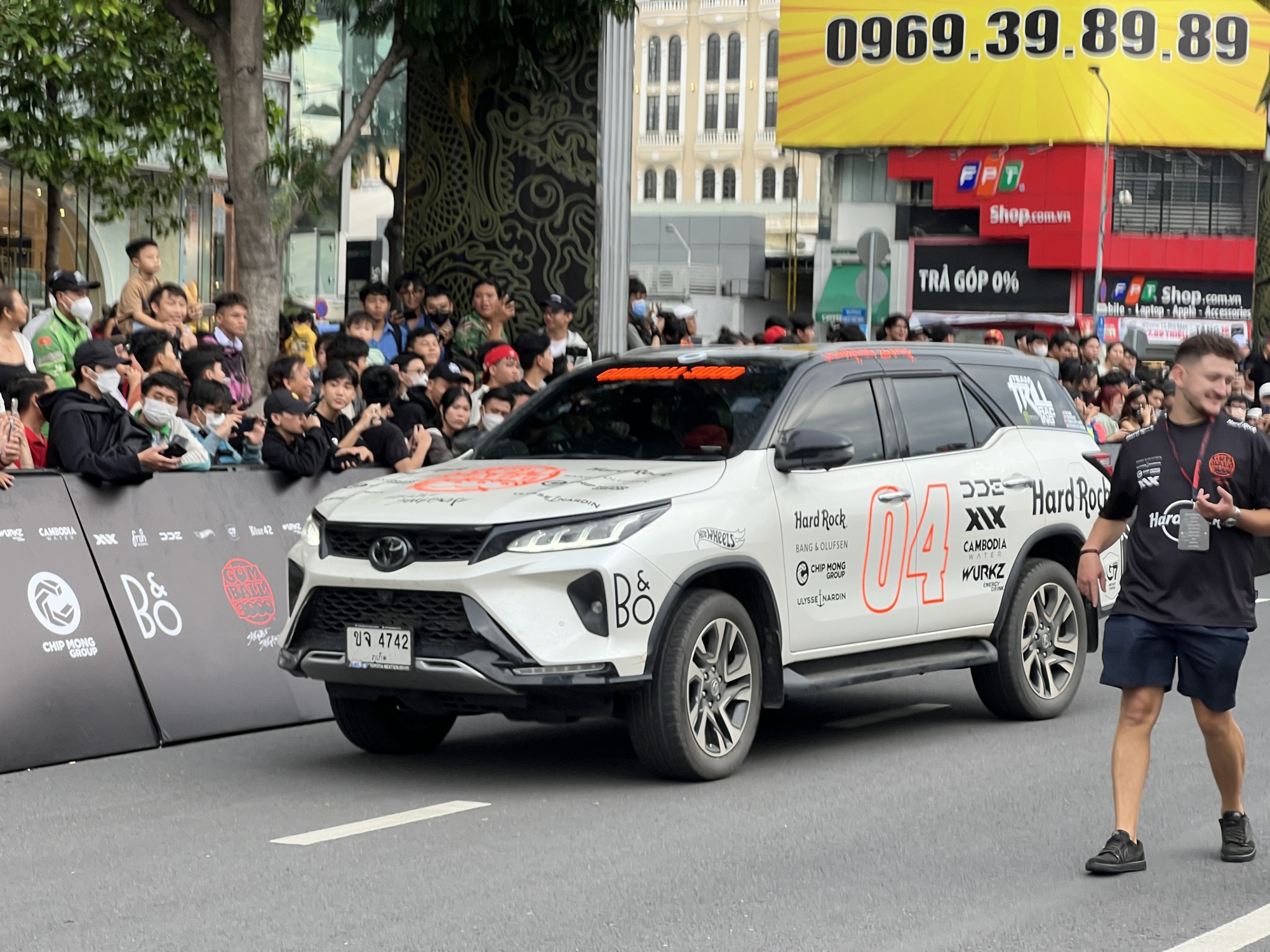 Cận cảnh dàn xe tham gia Gumball 3000: Đủ siêu xe đến siêu SUV, có cả bản giới hạn, bán tải và 2 xe VinFast- Ảnh 23.