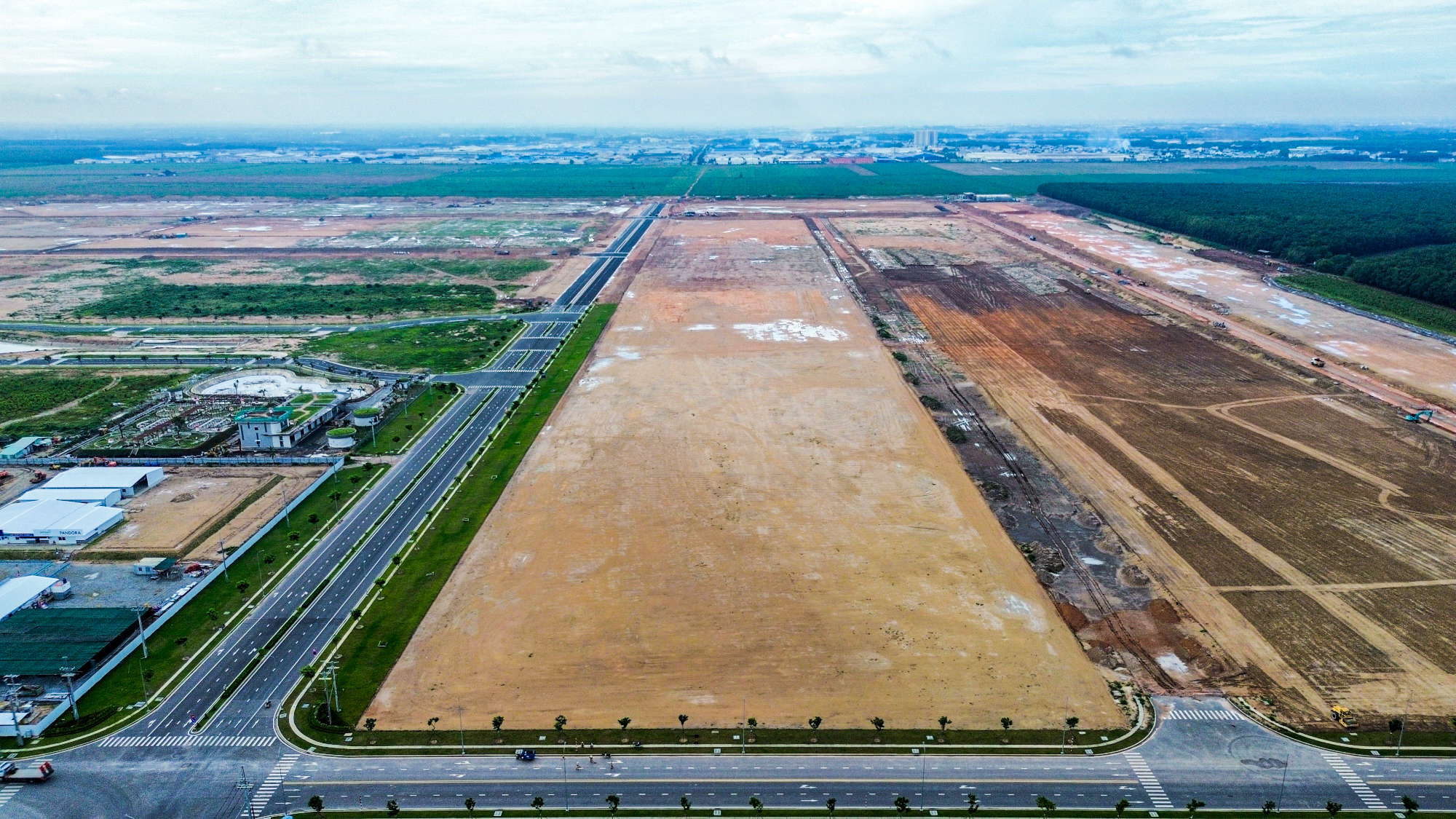 Toàn cảnh công trường xây dựng khu công nghiệp rộng gấp rưỡi quận 1, có siêu nhà máy 1,3 tỷ USD- Ảnh 3.