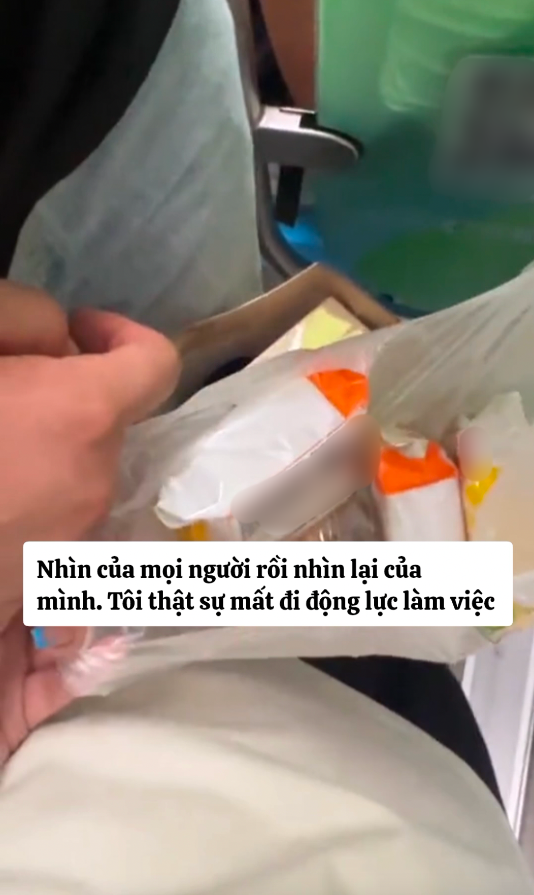 Đi tàu điện ngầm dịp Trung thu, nhìn qua 1 chi tiết là biết ai giỏi ai giàu, kẻ không đủ đẳng cấp đành chọn đi taxi cho bớt tủi thân- Ảnh 6.