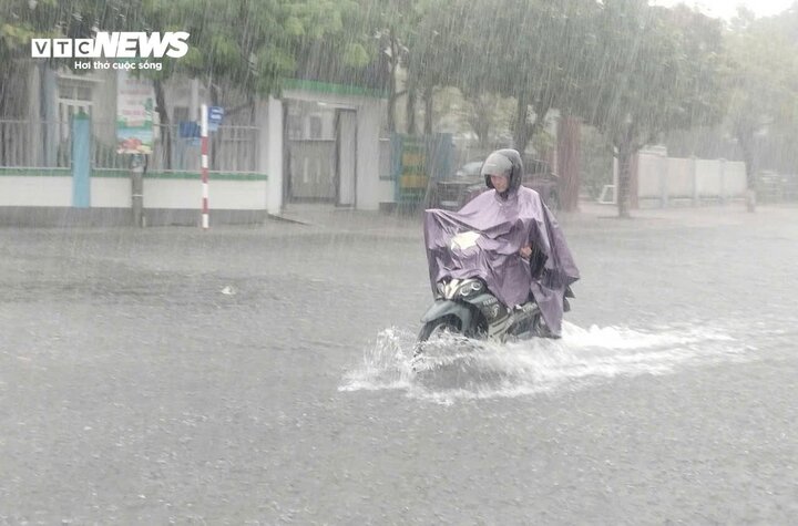 Ứng phó áp thấp nhiệt đới, Quảng Nam cho học sinh nghỉ học từ ngày 19/9- Ảnh 1.