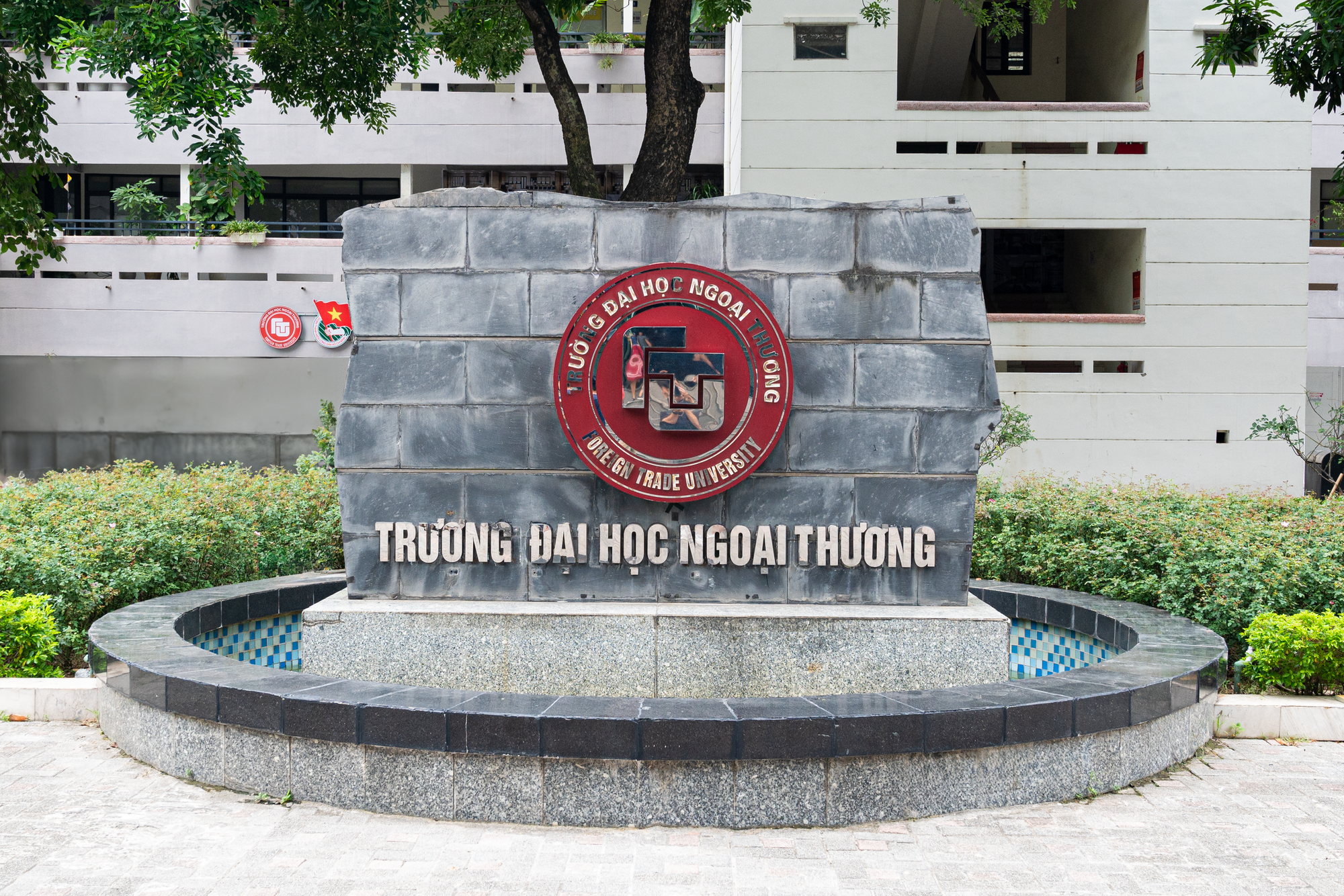 2 thủ khoa toàn quốc cùng loạt "học bá" đình đám năm nay đều học ngôi trường này và phần đông chọn một ngành quen thuộc- Ảnh 1.