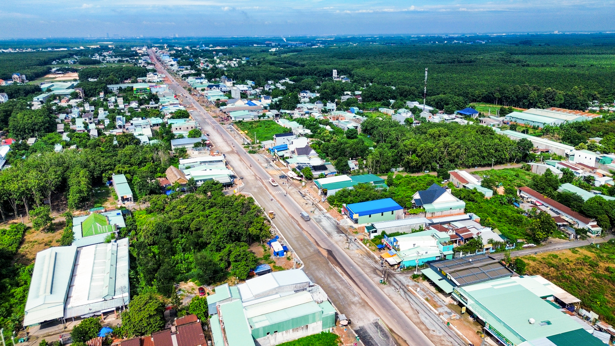 Toàn cảnh tuyến đường được chi 3.000 tỷ để mở rộng lên 6 làn xe, kết nối với khu công nghiệp rộng có nhà máy lớn nhất thế giới của LEGO- Ảnh 7.