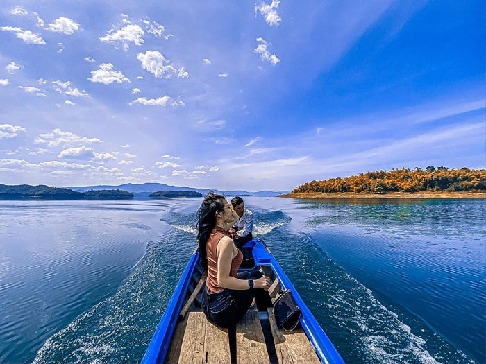 Phát hiện 1 "vịnh Hạ Long trên cạn" giữa Tây Nguyên hùng vĩ: Mang vẻ đẹp hoang sơ, “chữa lành” giữa thiên nhiên không khói bụi