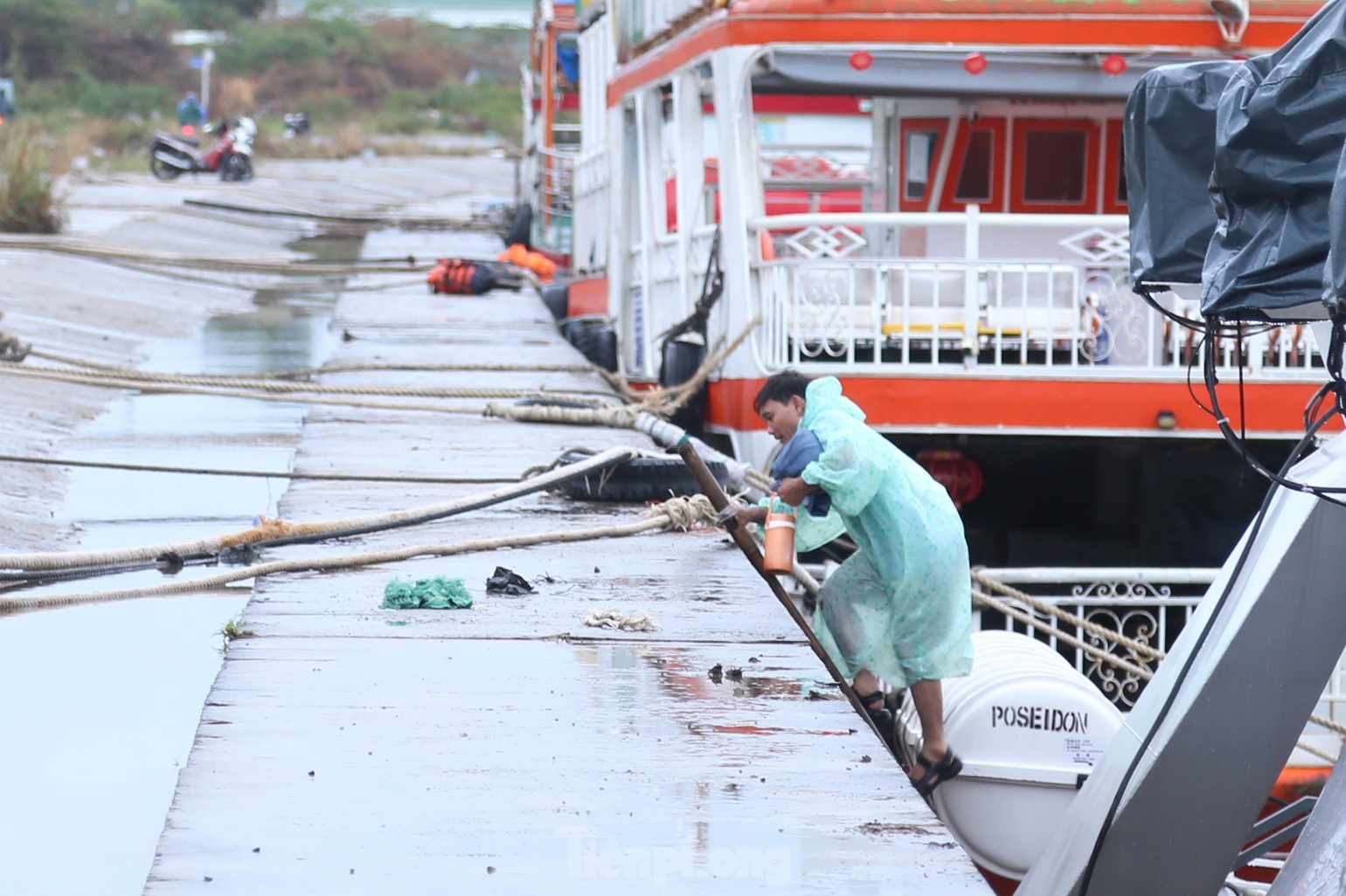 Du thuyền tiền tỷ ở Đà Nẵng đi 'núp' bão số 4- Ảnh 14.