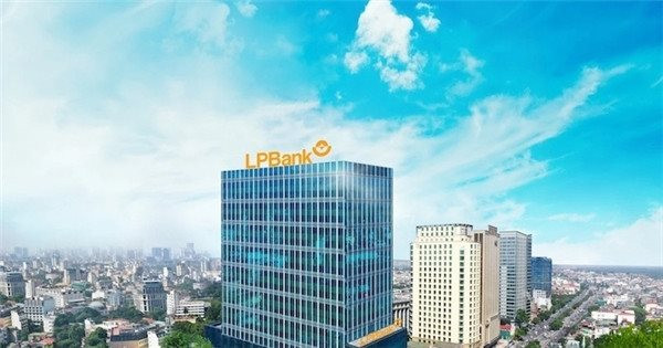 LPBank lùi thời gian tổ chức Đại hội cổ đông bất thường, dự kiến trình một loạt nội dung quan trọng- Ảnh 1.