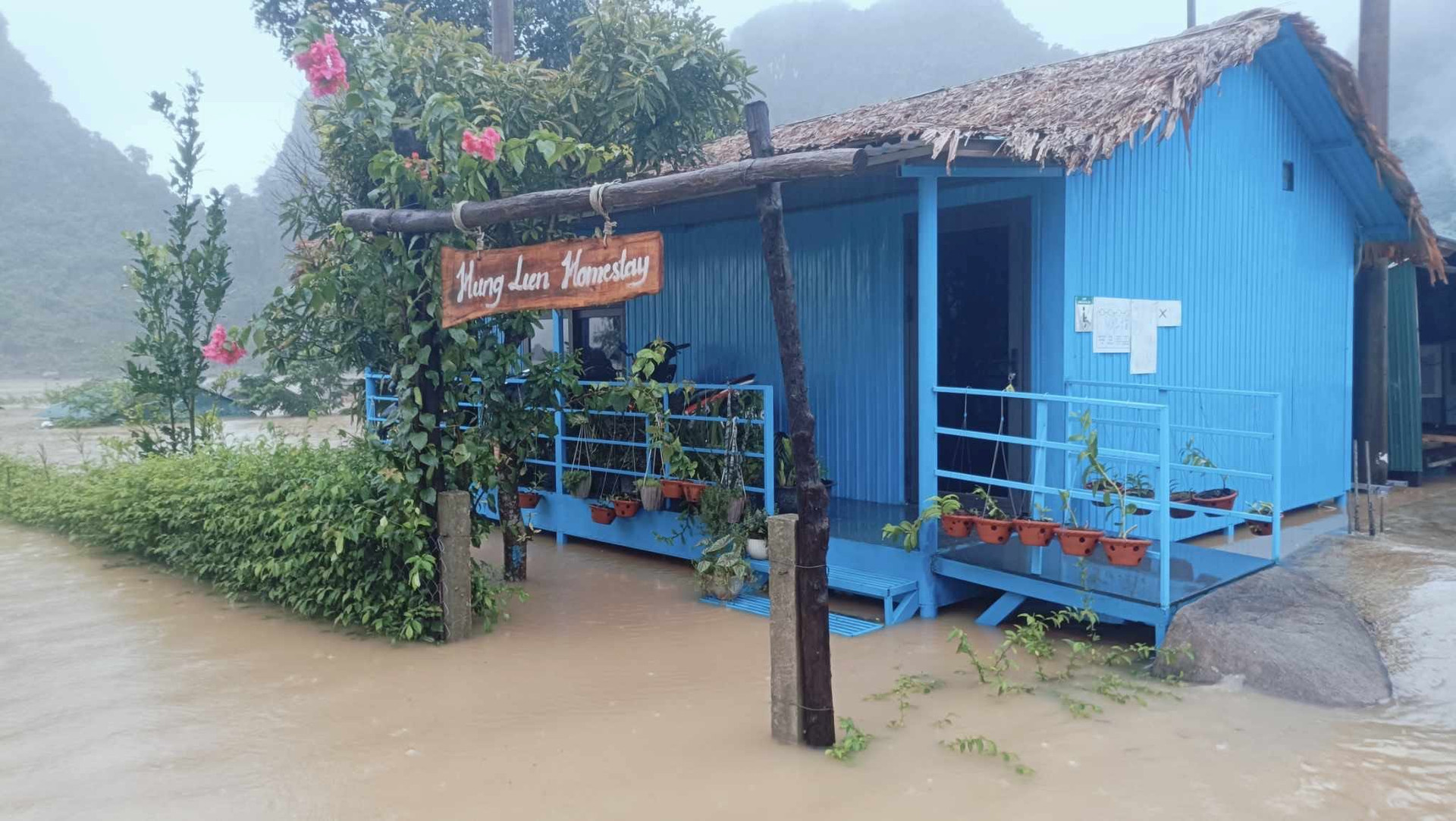 Những căn homestay làm trên nhà nổi tại rốn lũ Tân Hoá (Quảng Bình) và cách Oxalis biến lũ lụt thành cơ hội kinh doanh du lịch- Ảnh 6.