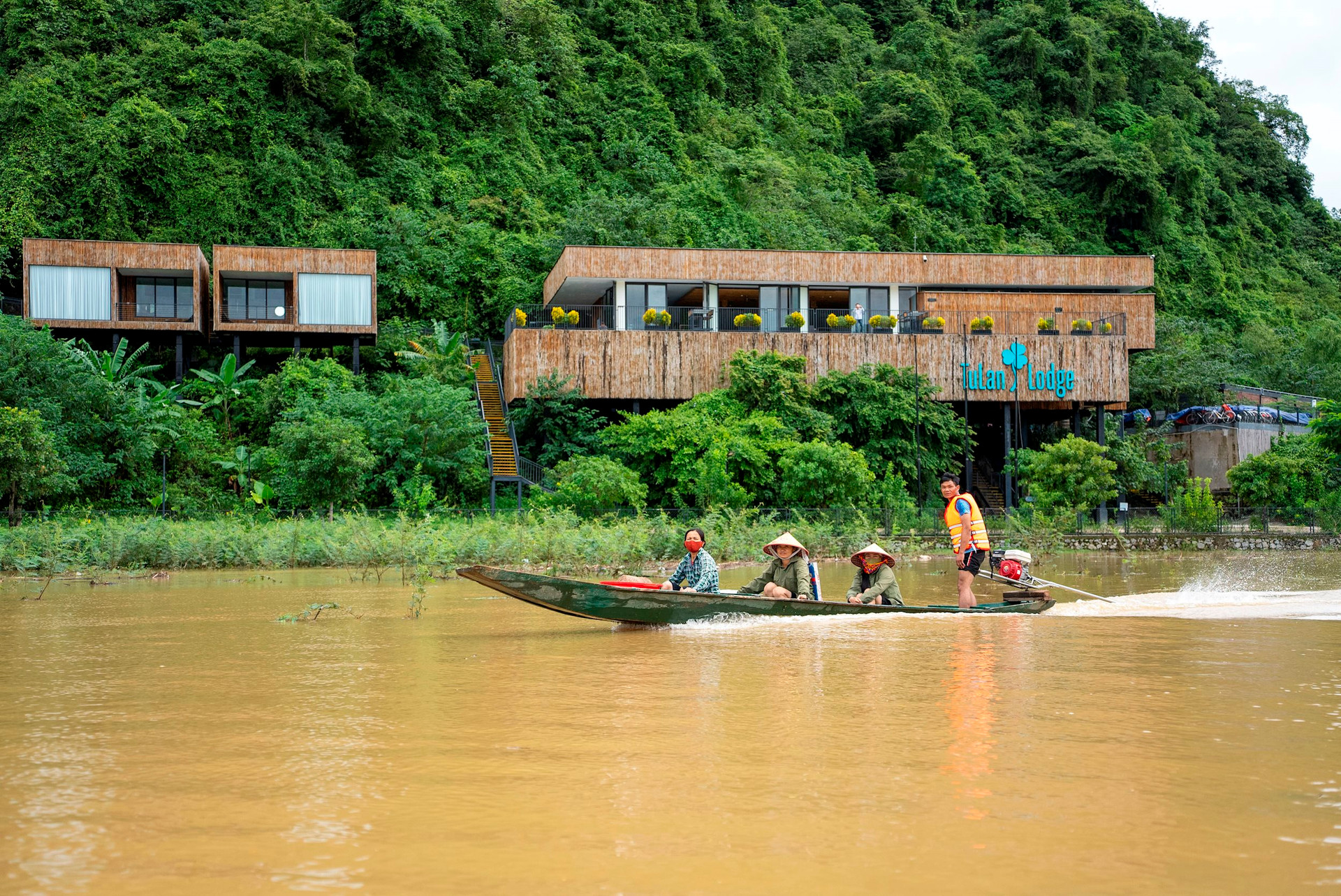 Những căn homestay làm trên nhà nổi tại rốn lũ Tân Hoá (Quảng Bình) và cách Oxalis biến lũ lụt thành cơ hội kinh doanh du lịch- Ảnh 4.