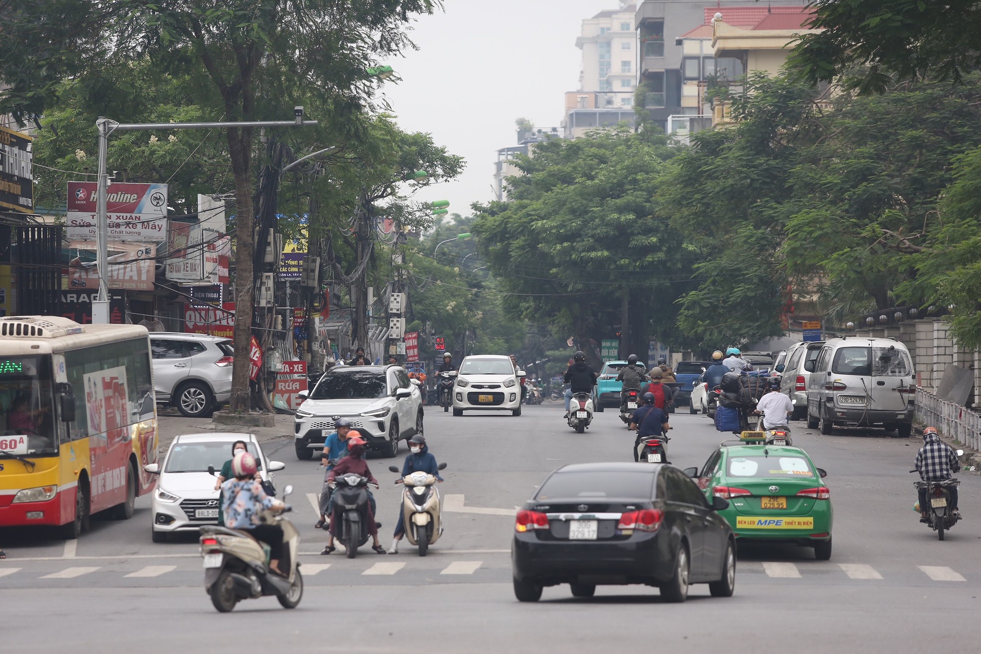 Mòn mỏi chờ dự án mở rộng đường 'treo' 14 năm ở Hà Nội- Ảnh 1.