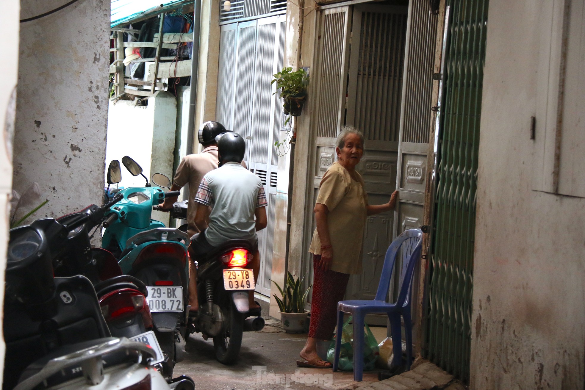 Sống hàng chục năm trong những căn nhà xập xệ, cũ nát vì dự án 'treo'- Ảnh 11.