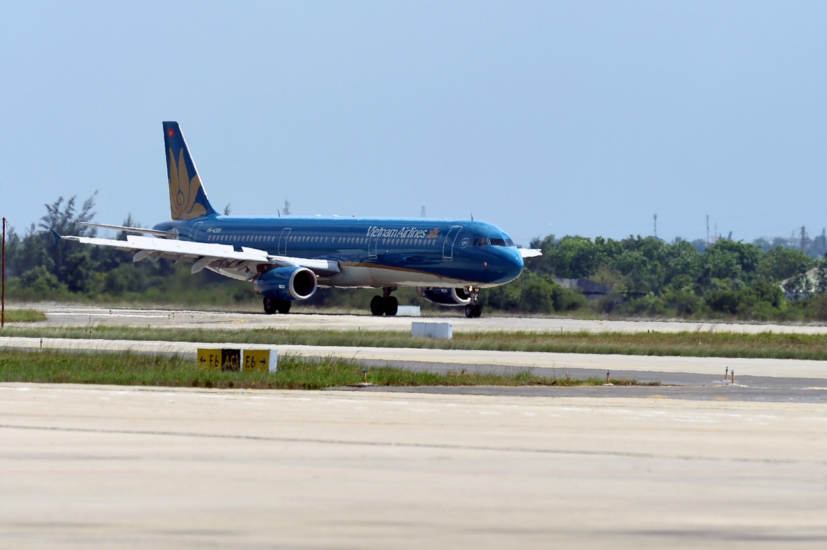 1-Ngày 27_05_2024 vừa qua, Vietnam Airlines vừa thực hiện thành công chuyến bay sử dụng nhiên liệu hàng không bền vững (Sustainable Aviation Fuel - SAF)