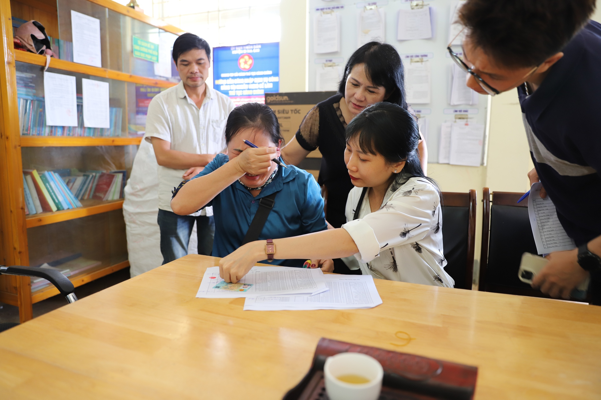 Người đàn ông mất cả gia đình em trai trong trận sạt lở ở Si Ma Cai: Nghe tiếng kêu cứu mà bất lực- Ảnh 7.