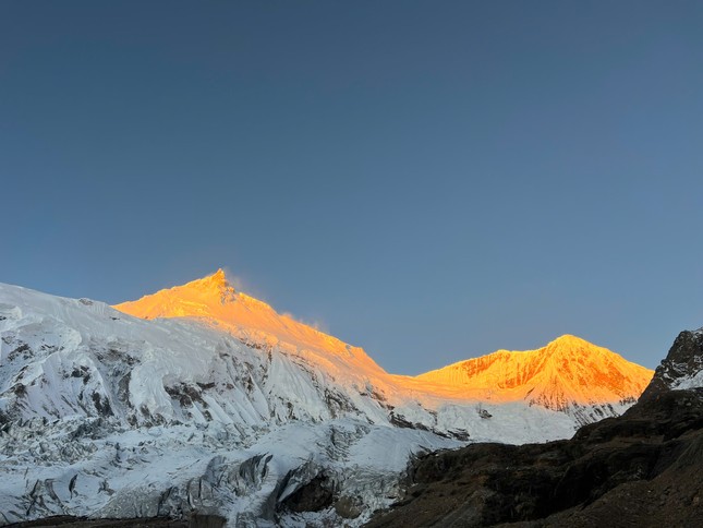 Người Việt Nam đầu tiên chinh phục đỉnh Manaslu cao 8.163m: 'Kì diệu nhất là cảm giác vượt qua chính mình'- Ảnh 4.