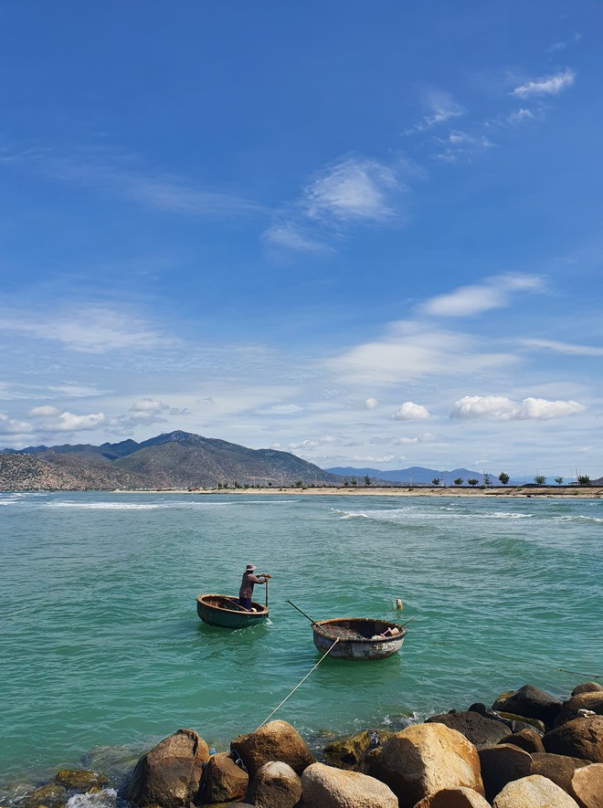 Nơi nằm trong vùng được mệnh danh "ít bão nhất Việt Nam", du khách nhận xét: Đi một lần thôi là chưa đủ!- Ảnh 7.