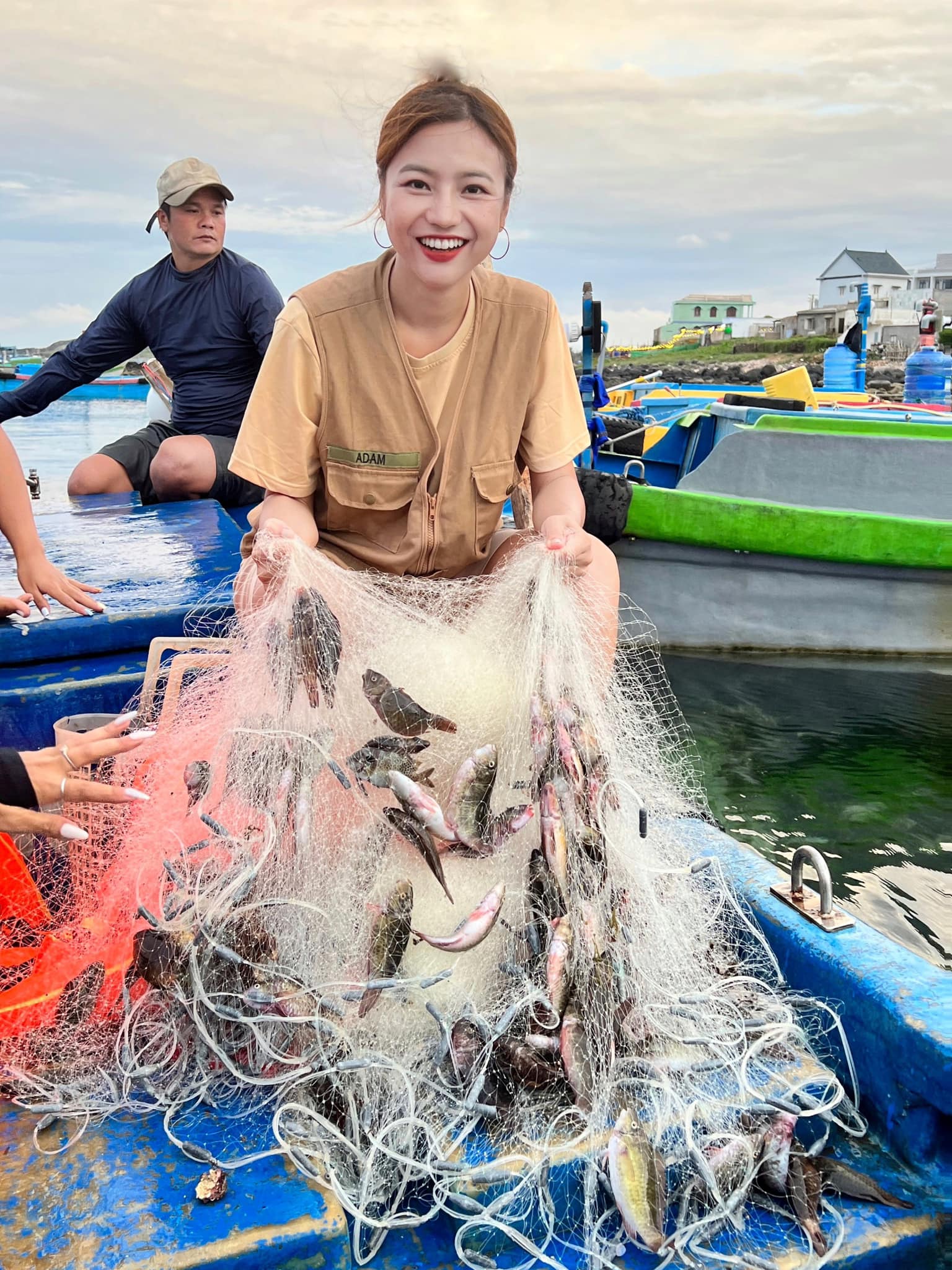 Mẹ trẻ thuê nhà cho cả gia đình đi du lịch đảo Phú Quý nguyên 1 tháng: Hải sản ăn "ngập răng", con tha hồ trải nghiệm cuộc sống bản địa, tổng chi phí mới bất ngờ- Ảnh 9.