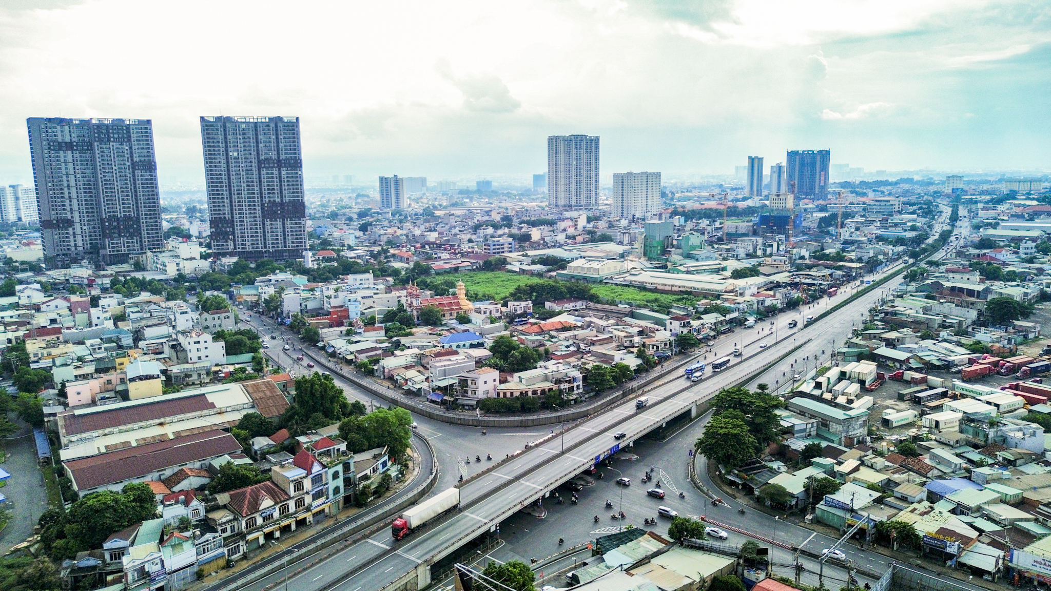 Thành phố trực thuộc tỉnh có mật độ dân số cao nhất Việt Nam, là cửa ngõ của 4 tỉnh/thành phố, muốn phát triển ngang quận 1 (TPHCM)- Ảnh 1.