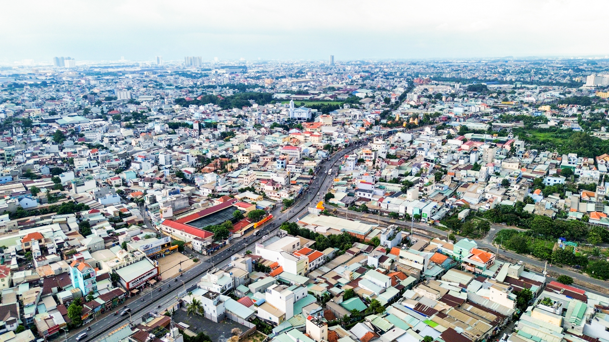 Thành phố trực thuộc tỉnh có mật độ dân số cao nhất Việt Nam, là cửa ngõ của 4 tỉnh/thành phố, muốn phát triển ngang quận 1 (TPHCM)- Ảnh 11.