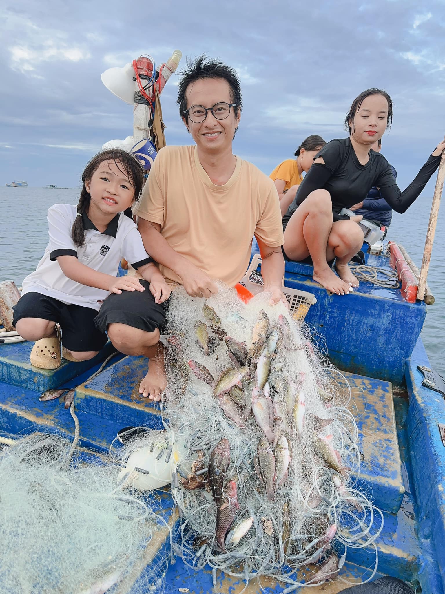 Mẹ trẻ thuê nhà cho cả gia đình đi du lịch đảo Phú Quý nguyên 1 tháng: Hải sản ăn "ngập răng", con tha hồ trải nghiệm cuộc sống bản địa, tổng chi phí mới bất ngờ- Ảnh 8.