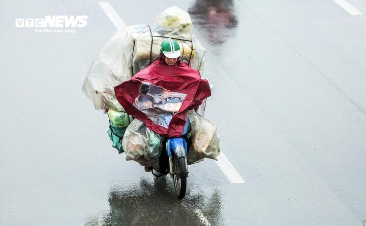 Dự báo thời tiết ngày 1/10: Bắc Bộ mưa lớn trước khi không khí lạnh tràn về- Ảnh 1.