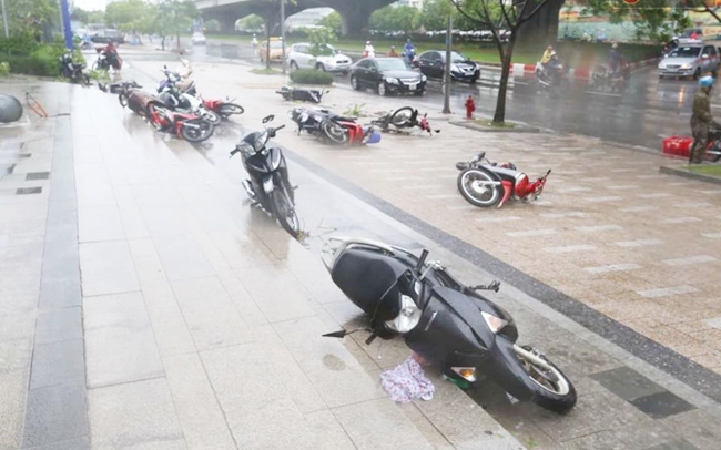 Bão số 3 tăng cấp 