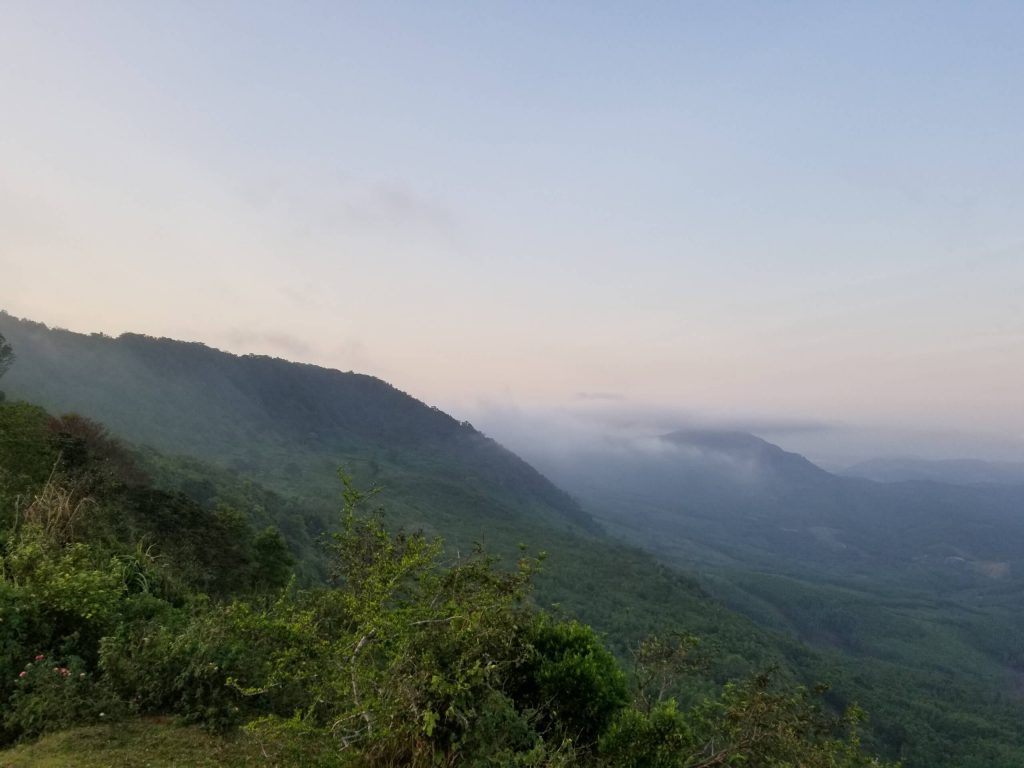 Phát hiện cao nguyên cảnh như nước ngoài, khí hậu có đủ 4 mùa trong ngày, cách thành phố hơn 100km- Ảnh 5.