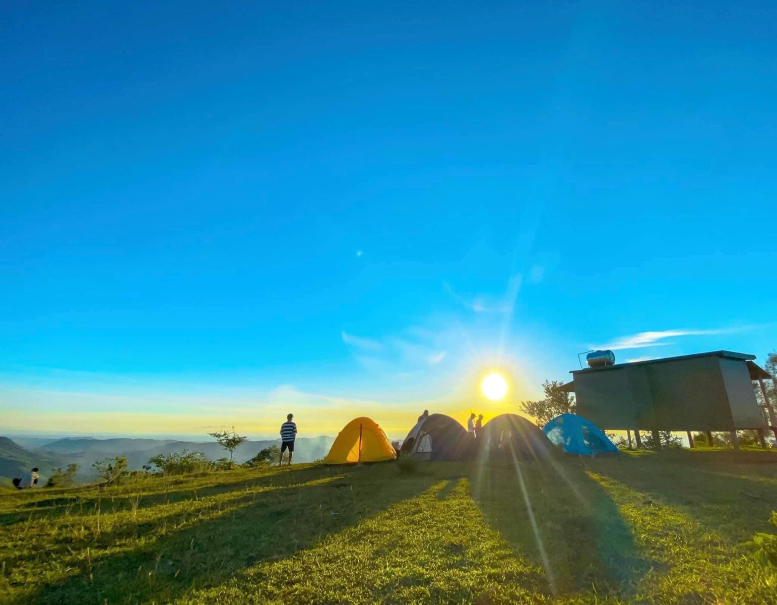 Phát hiện cao nguyên cảnh như nước ngoài, khí hậu có đủ 4 mùa trong ngày, cách thành phố hơn 100km