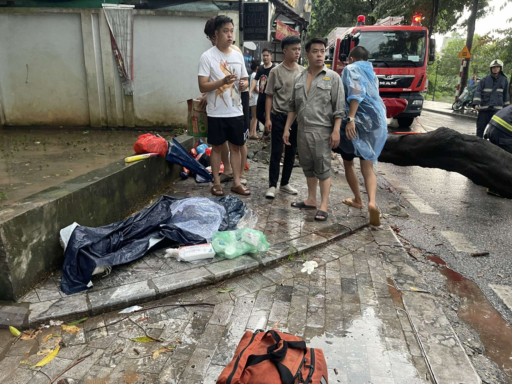 Trực tiếp ảnh hưởng của bão số 3 Yagi: Nhiều chuyến bay bị delay; Sân bay Nội bài chuẩn bị đóng cửa 11 tiếng- Ảnh 11.